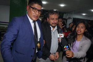 El exministro de Hidrocarburos Mauricio Medinacelli, llegó al Ministerio Público en calidad de aprehendido por el caso Gasolina Desestabilizada.
