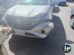 Daños materiales en la parte frontal de la vagoneta Toyota