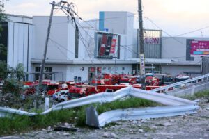 centro comercial Aeon Mall Kumamoto, destrosado