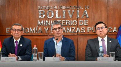 El ministro de Economía, José Gabriel Espinoza, en conferencia de prensa