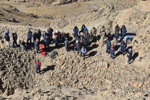 Momento en que se trabajaba para evacuar los cuerpos de los fallecidos