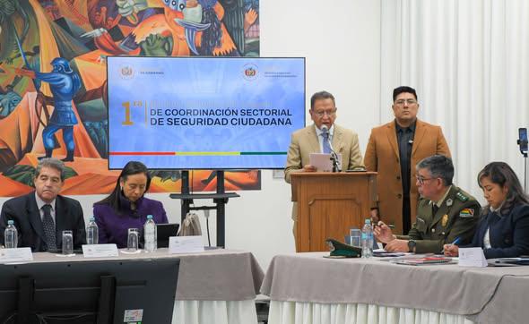 El ministro de Gobierno, Marco Antonio Oviedo