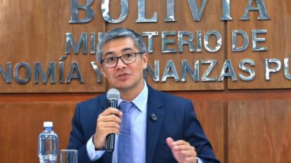 El ministro de Economía asegura que el precio del dólar va a reducir eventualmente