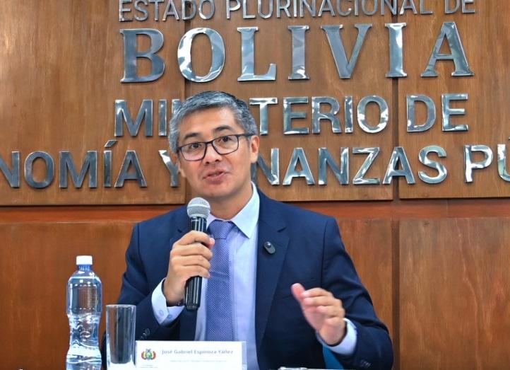 El ministro de Economía asegura que el precio del dólar va a reducir eventualmente