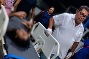 La víctima recibe atención médica