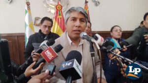 El gobernador de Oruro, Edgar Sánchez