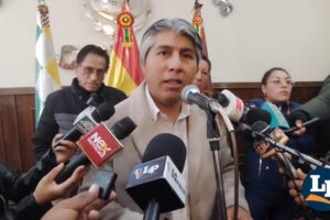 El gobernador de Oruro, Edgar Sánchez