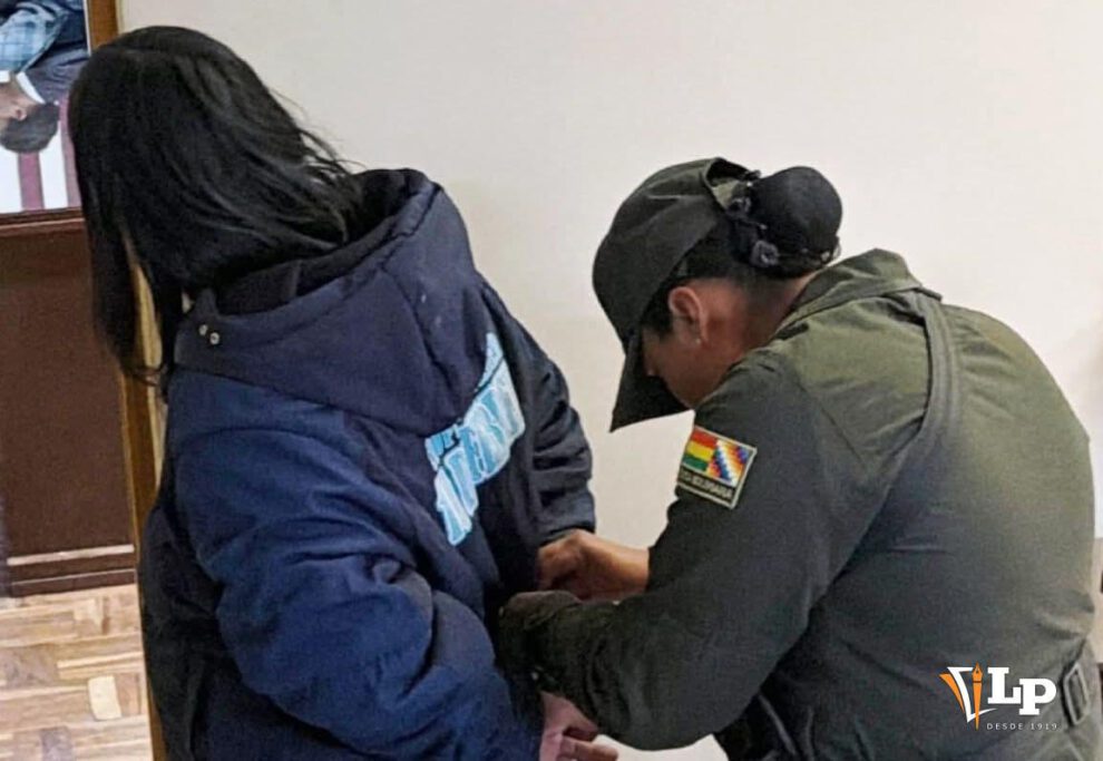 Imagen de una de las detenidas