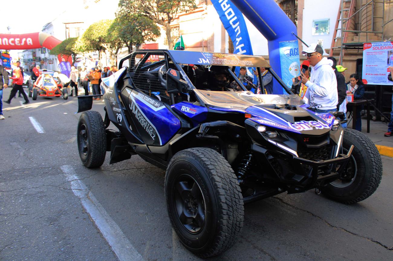 Automovilismo, Circuito Óscar Crespo, Prueba nacional en Sucre