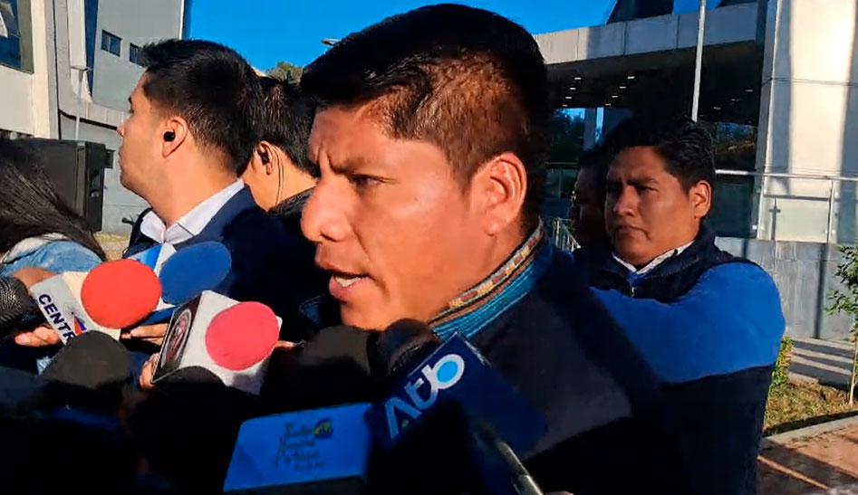 Gobernador Leonardo Loza