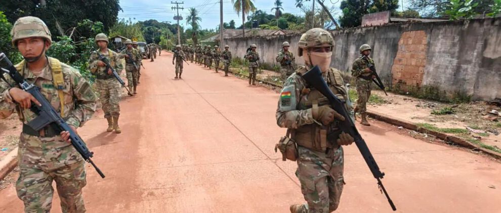 Un grupo de militares en San Matías