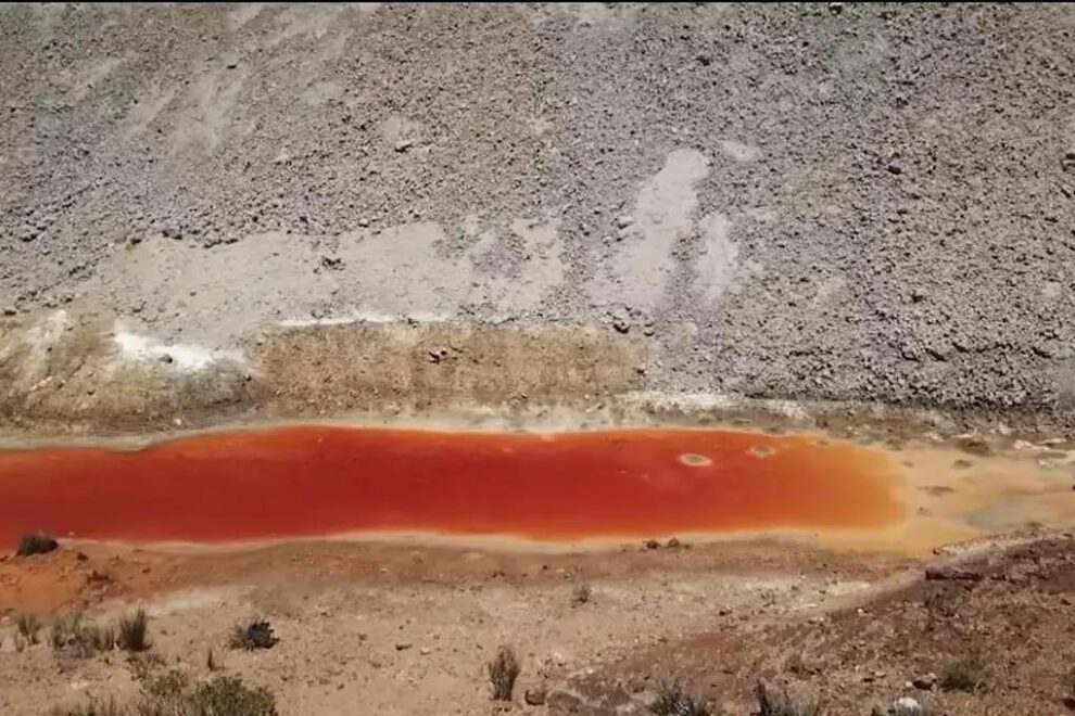 AGUA CONTAMINADA