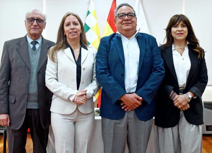 Autoridades del Ministerio de Educación