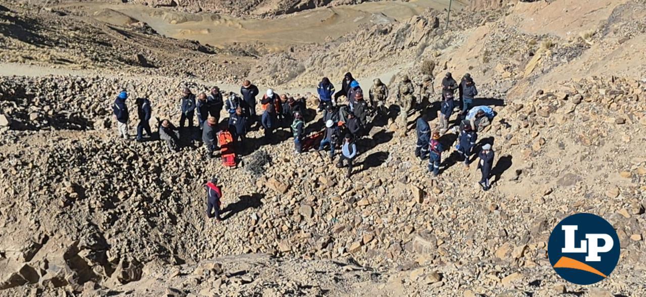 Momento en que se trabajaba para evacuar los cuerpos de los fallecidos