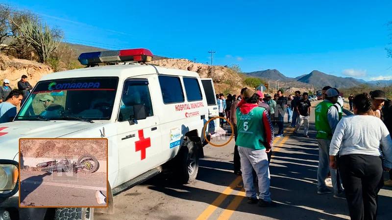 Una ambulancia y un grupo de personas