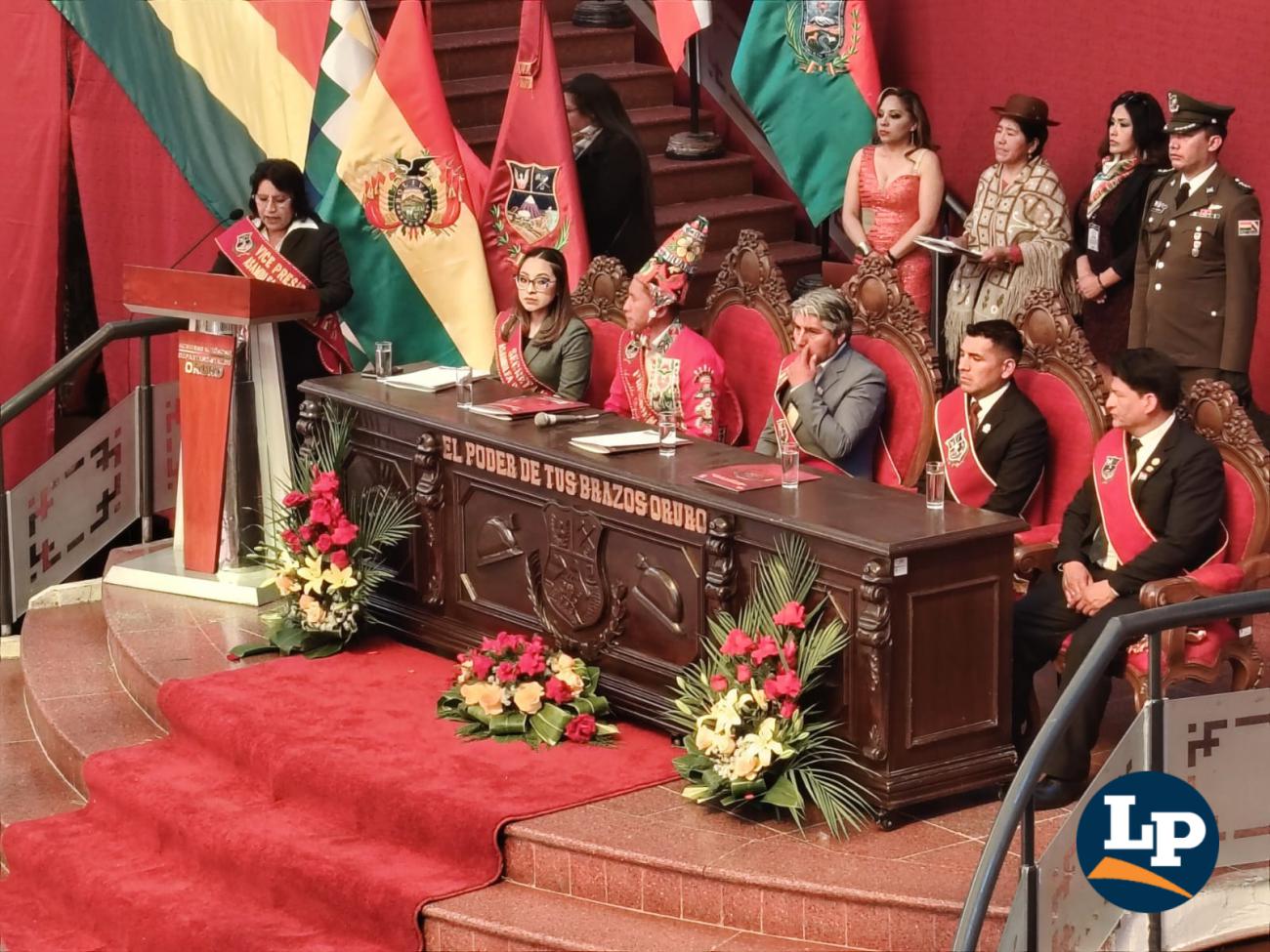 sesión de honor aniversario patrio