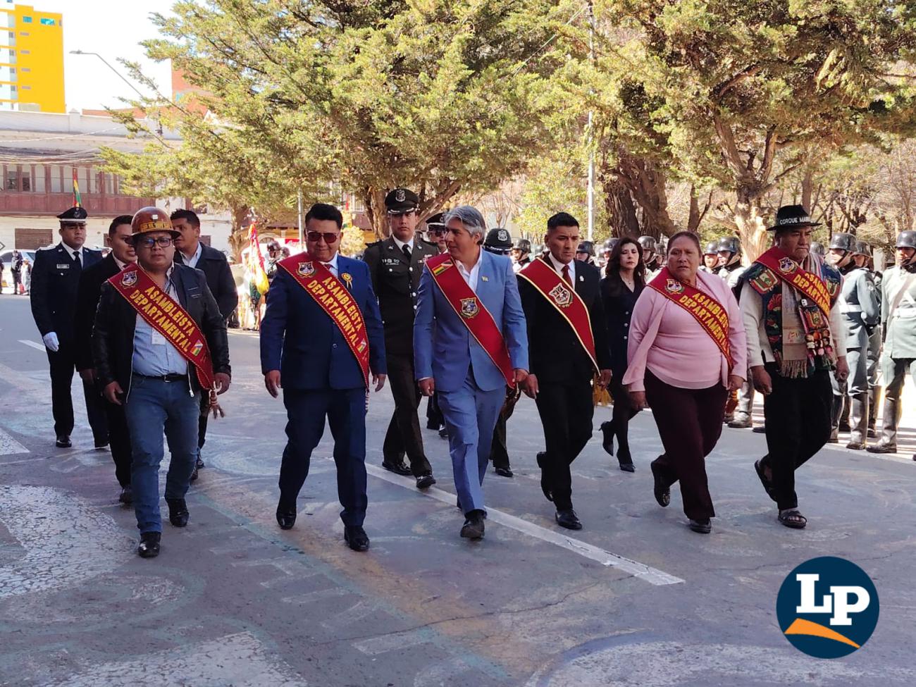 sesión de honor aniversario patrio