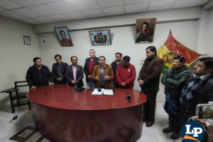 La dirigencia cívica junto a representantes de la Fedjuve