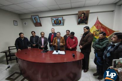 La dirigencia cívica junto a representantes de la Fedjuve