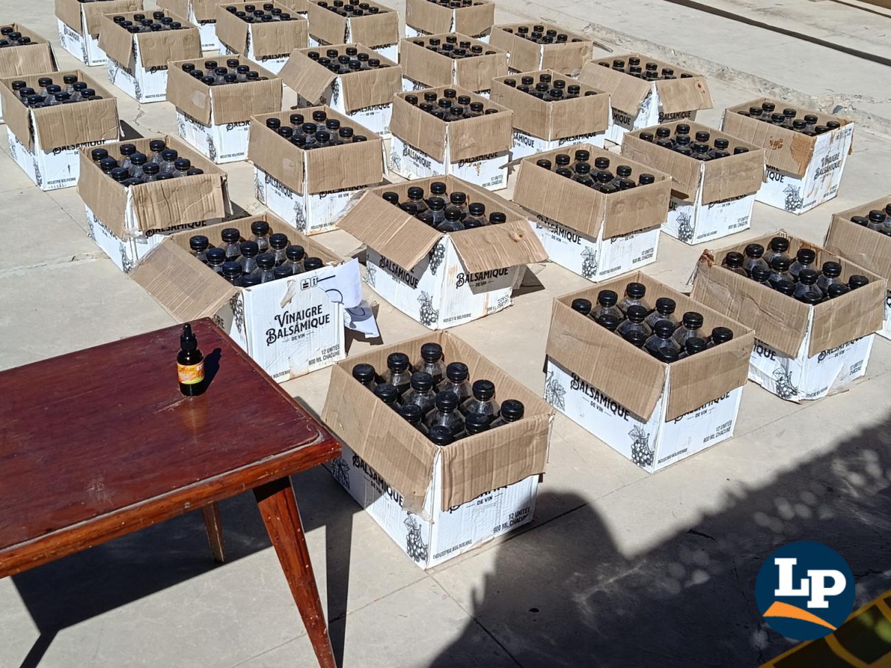 Cajas de la empresa “Vinagreta Granos del Sur”