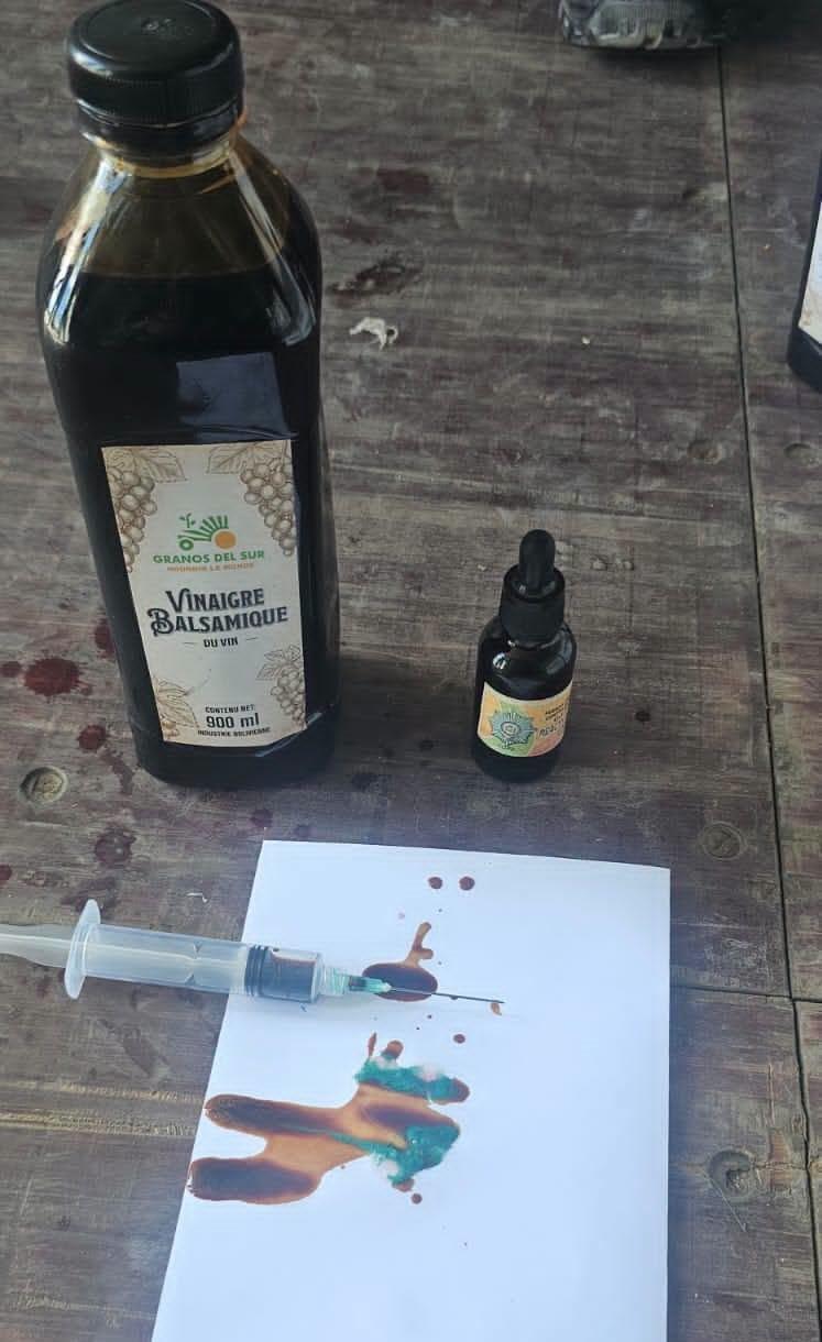 La prueba de campo dio resultado positivo (+) para clorhidrato de cocaína