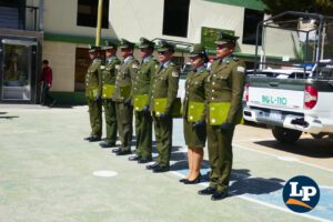 Los efectivos policiales reconocidos durante la ceremonia en Oruro