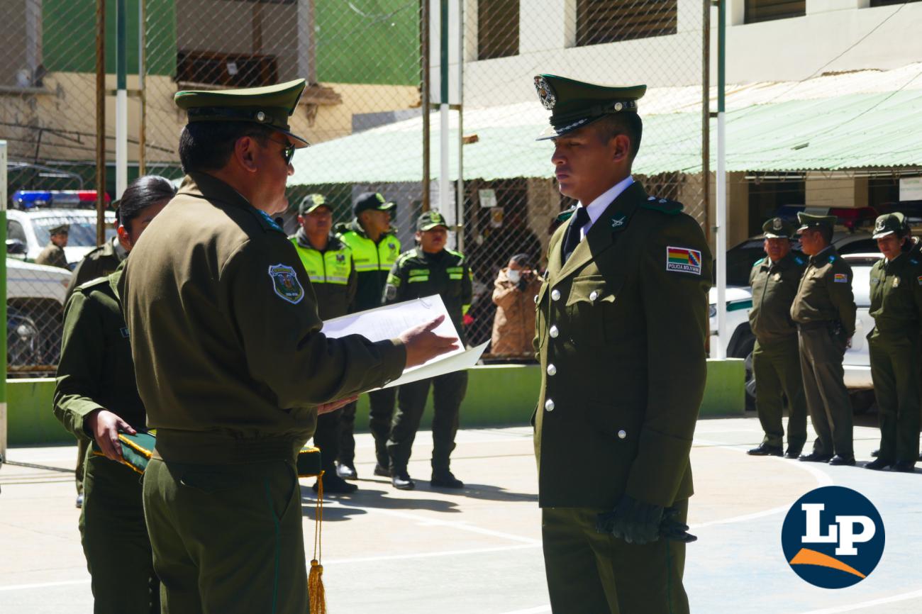 Personal policial condecorado por sus oportunas labores