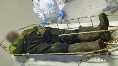 Cuerpo del minero fallecido al ingresar al área médica