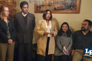 Robyn Remeika, agregada cultural de la embajada de Estados Unidos, Janina Prado, especialista en asuntos educativos y culturales, Joana Nogales y los historiadores Maurice Cazorla y Miguel Salas