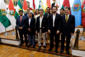 Los nueve gobernadores participaron en la reunión en la Casa de la Libertad