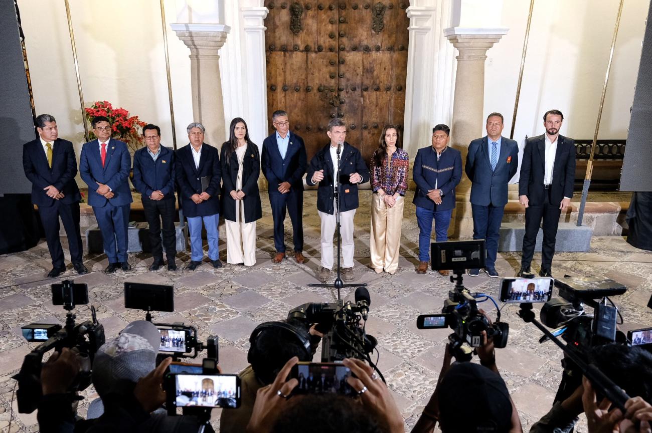 Al final de la reunión, el Presidente y los nueve gobernadores dieron una conferencia de prensa