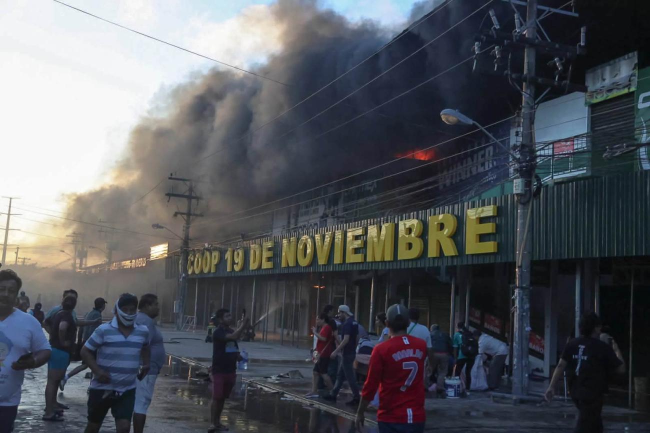 Incendio en la feria Barrio Lindo