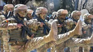 militares en desfile