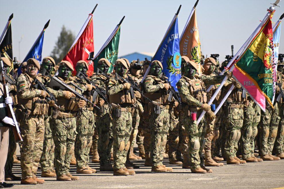 La parada militar se desarrolló en la ciudad de El Alto