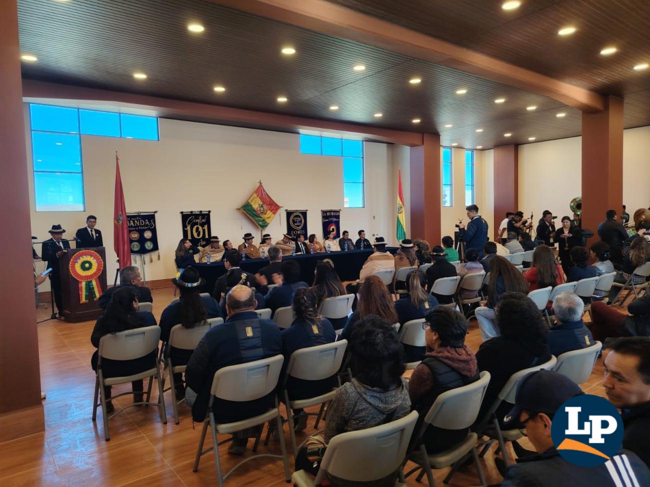acto de entrega del nuevo edificio de la Morenada Central Oruro