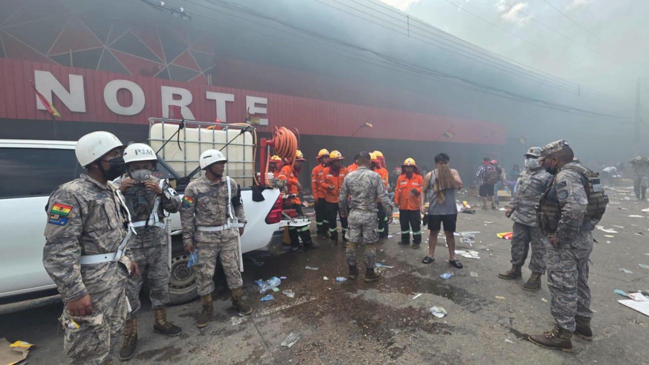 Equipos de rescate y voluntarios
