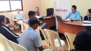 Autoridades de Emapa e integrantes de gremios trigueros
