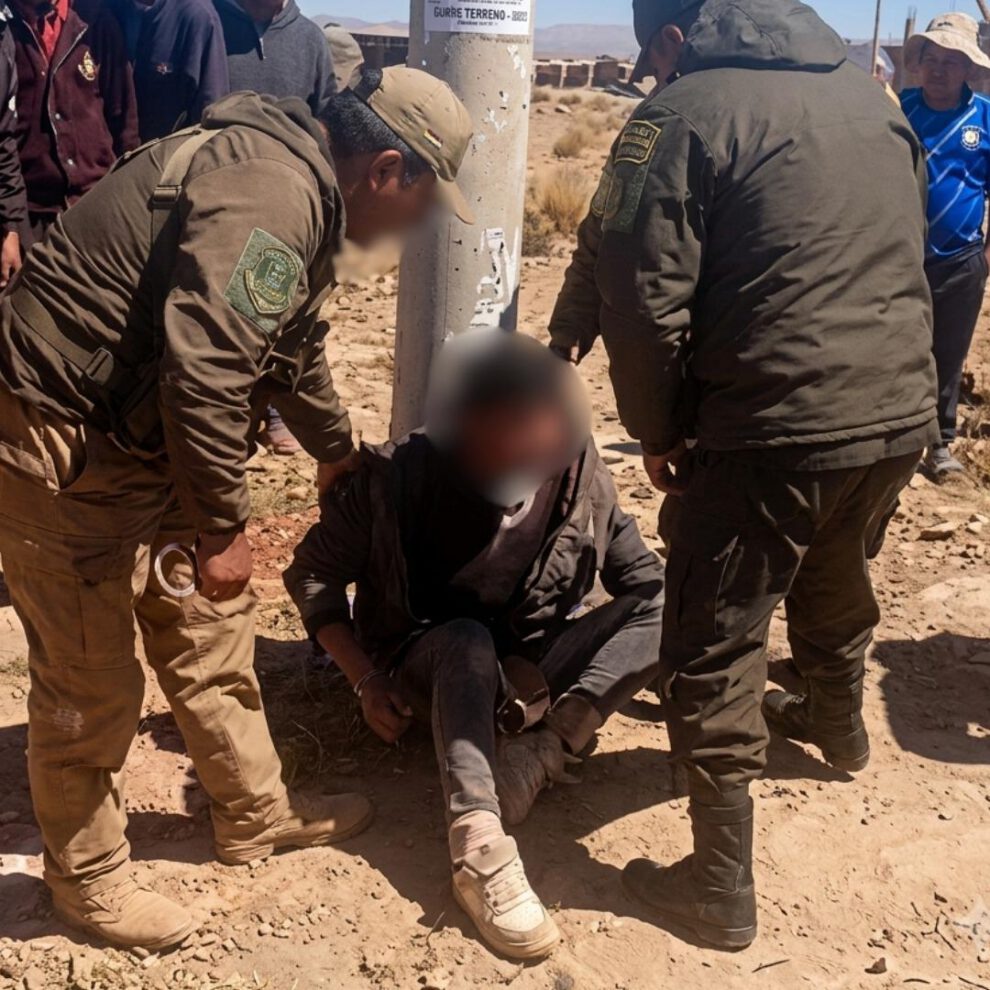 Personal policial acude al lugar y retiene al acusado