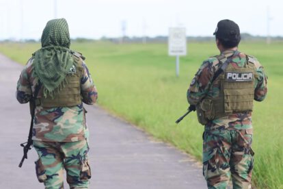 Efectivos de la Policía Boliviana en un operativo