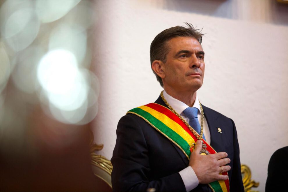 El Presidente Paz anunció que gobernaría con instituciones y no con alianzas o partidos políticos