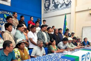 Evo Morales llamó a un ampliado en cuanto termine el estado de excepción. Su militancia plantea que sea candidato a la presidencia nuevamente