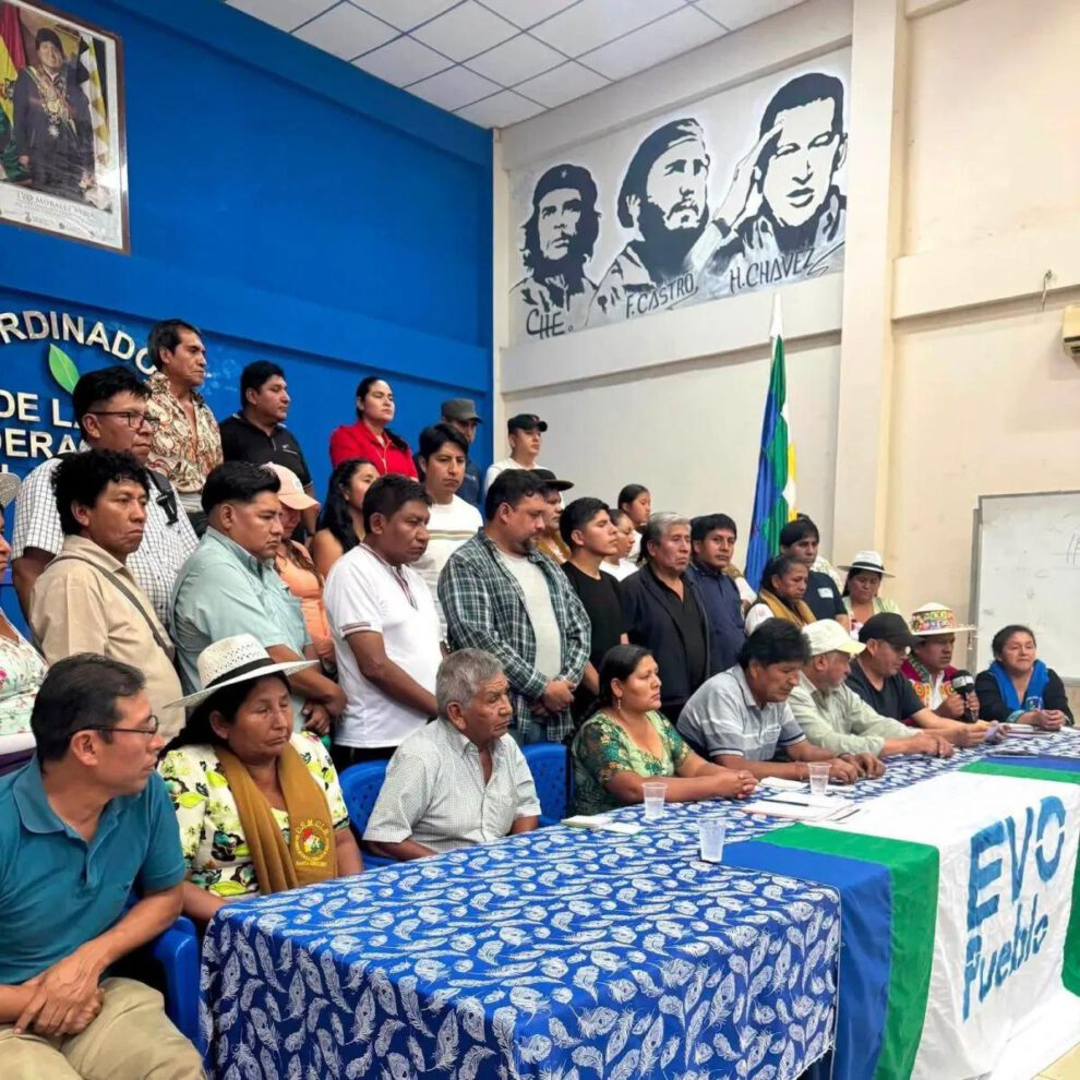 Evo Morales llamó a un ampliado en cuanto termine el estado de excepción. Su militancia plantea que sea candidato a la presidencia nuevamente