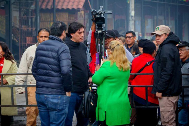 El ministro de Obras Públicas, Mauricio Zamora, junto a autoridades del Ejecutivo