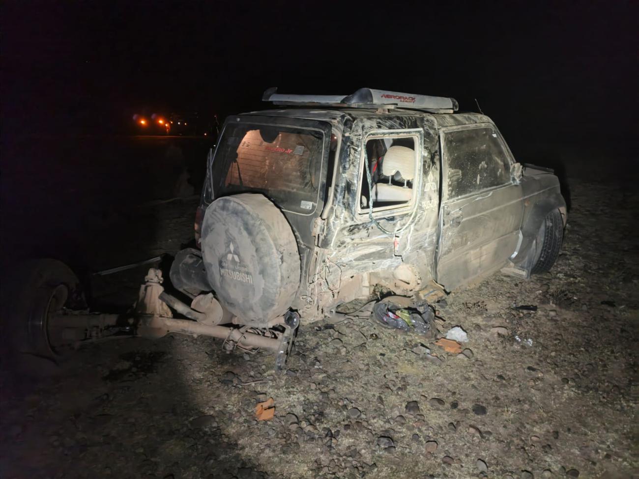 El vehículo particular quedó a un lado de la vía tras el fuerte impacto