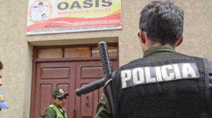 Un oficial de la policía