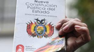 Legisladores debaten cuando deben aplicarse cambios en la Constitución