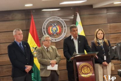 FRI y Demócratas respondieron a las acusaciones de transfuguismo político