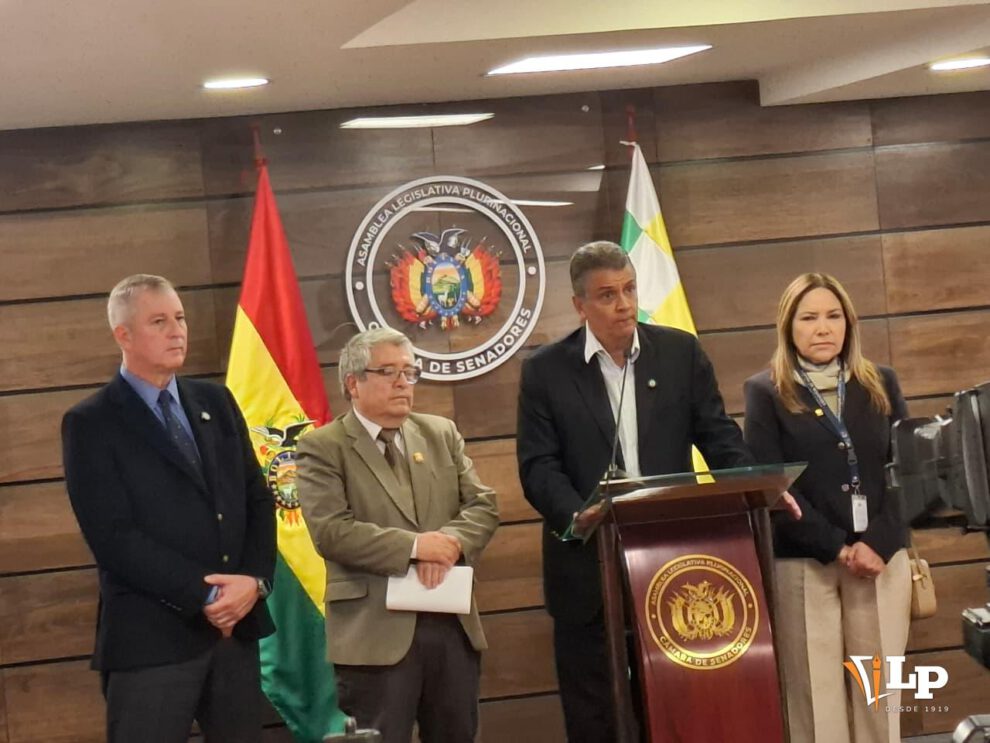 FRI y Demócratas respondieron a las acusaciones de transfuguismo político