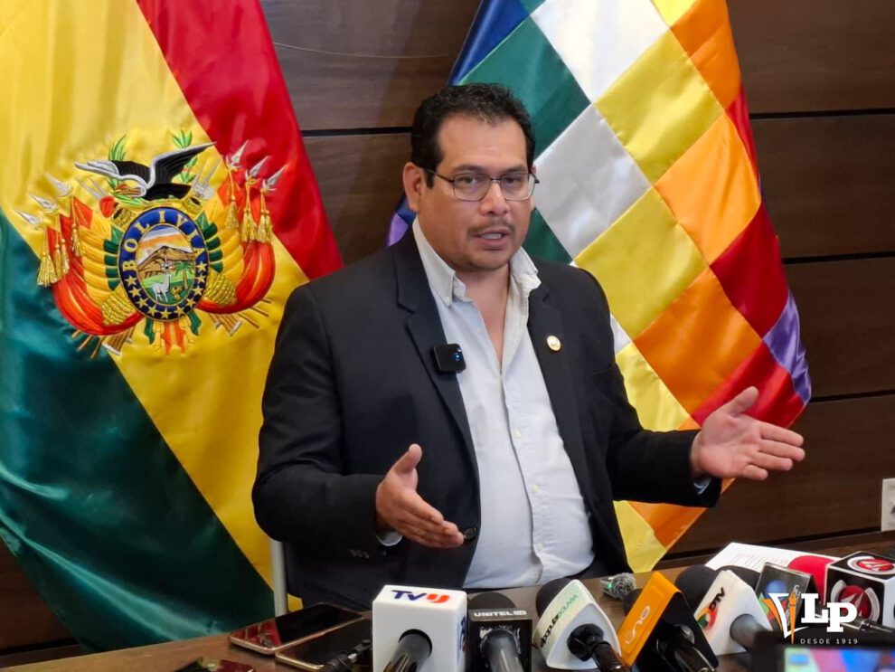 El presidente de Diputados en conferencia de prensa