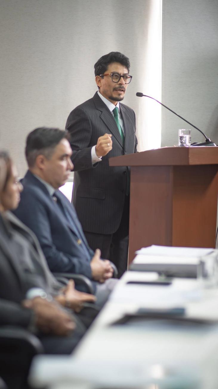 El ministro Fernando Aramayo